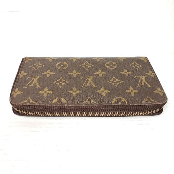 Louis Vuitton Wallet Organizer, Passport & Check Holder Monogram 300-101025 - Picture 5 of 16